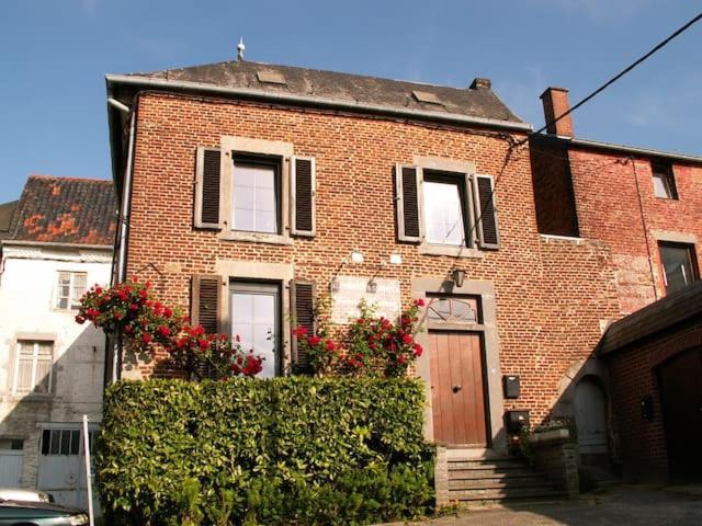 Apartamento Le Petit Chapitre : Maison De Charme Fosses-La-Ville Exterior foto