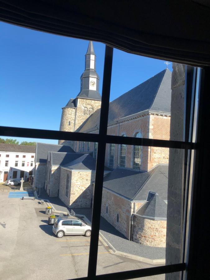Apartamento Le Petit Chapitre : Maison De Charme Fosses-La-Ville Exterior foto