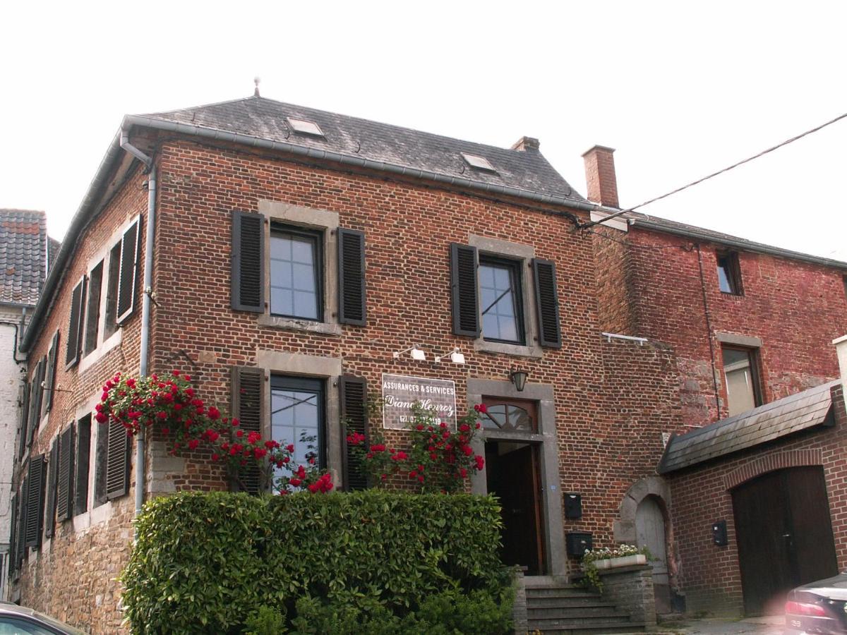 Apartamento Le Petit Chapitre : Maison De Charme Fosses-La-Ville Exterior foto
